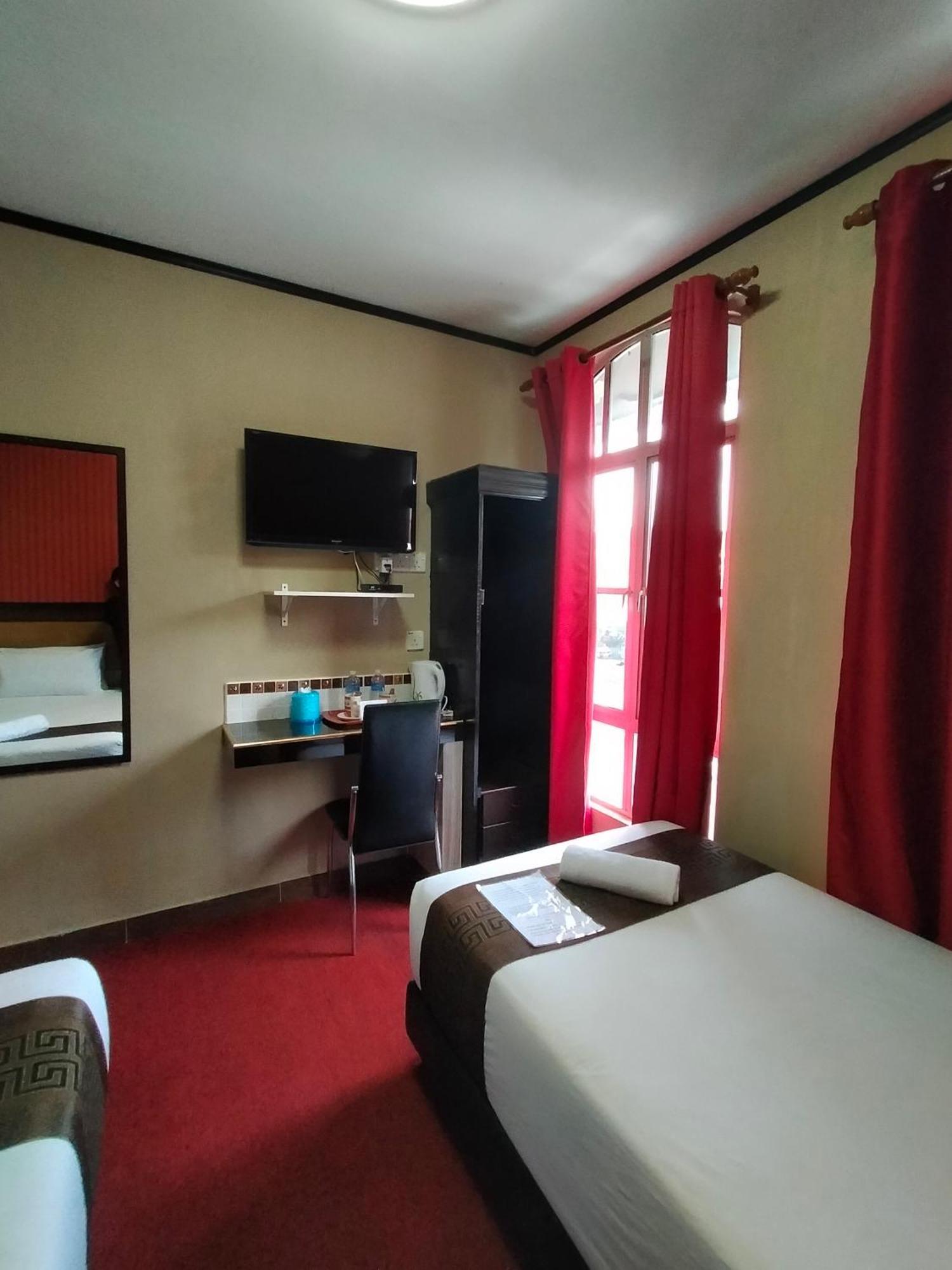 Hotel Sri Impian Johor Bahru Room photo